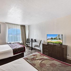 Deluxe Queen Room Two Queen Beds